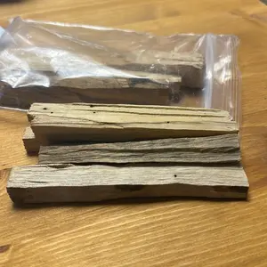 Palo Santo Natural Incense Sticks for Aromatherapy and Relaxation 100% Pure and Authentic 7 unidad