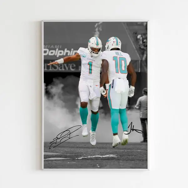 Vintage & Tyreek Hill Dolphins Poster - Bedroom Decor & Wall Art For Sports Fans