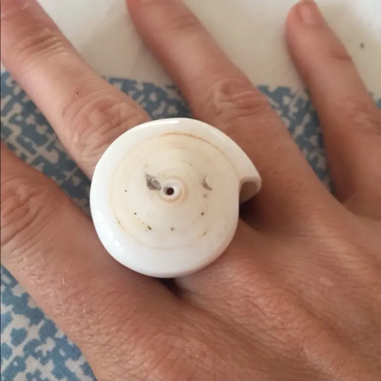 Handmade seashell ring from bali