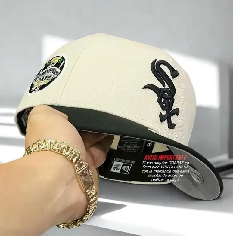 New Era Chicago White Sox 9FORTY A-Frame Adjustable Cap Black White Embroidered SOX Logo Side Patch MLB Baseball Hat Streetwear Urban Fashion Unisex Curved Brim Casual Everyday Wear