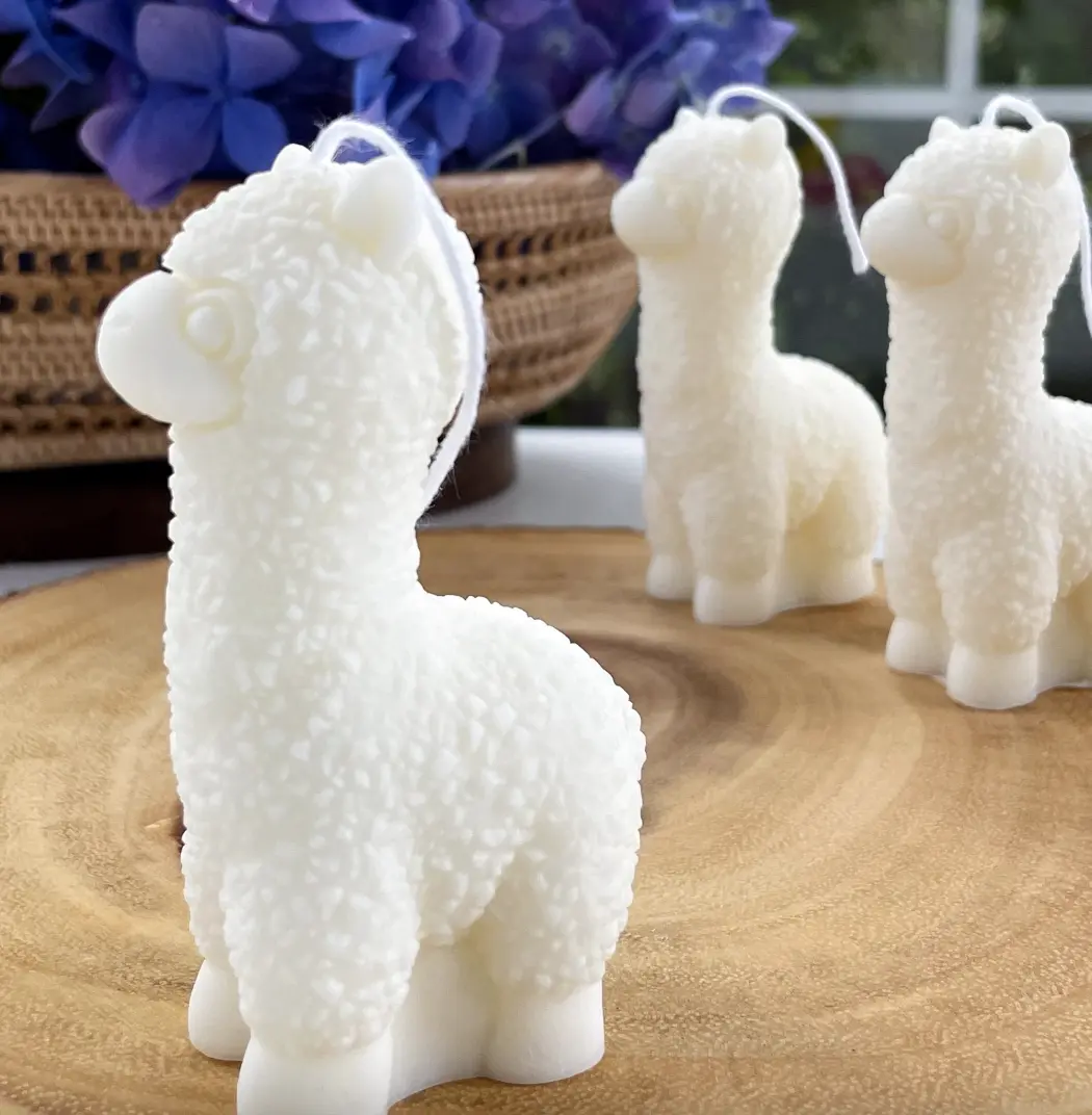 Alpaca/Llama Candle - Cute Animal Candle for Home Decor and Baby Shower Gift-Fluffy Room Scent Vanilla soy wax gift Freshener Decoration Aroma Scented
