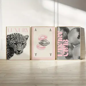 2D Flat Decorative Painting, 3-Piece Modern Luxury Wall Art, Pink Leopard Print Lip Print and Disco Ball Fashion Canvas Poster Set, Suitable for Bedroom or Living Room Decoration