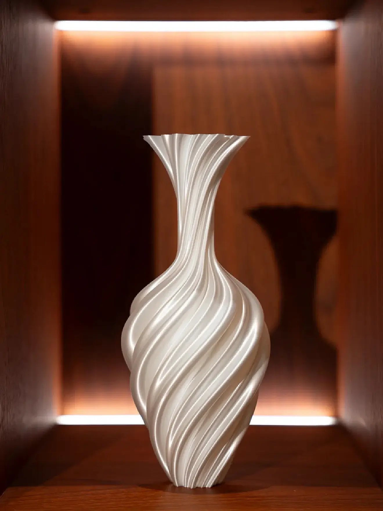 Creative Twisted Pattern Vase 3D Printed Modern Art Home Decor Ornament 20cm Height 6cm Wide Mouth Luxury Resin Crafts for Living Room Desktop