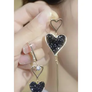 LisiZen Women's Black Heart Earrings Double Love Asymmetric Stylish Popular Light Luxury High-End Fashionable Ear Accessories DZEH4817