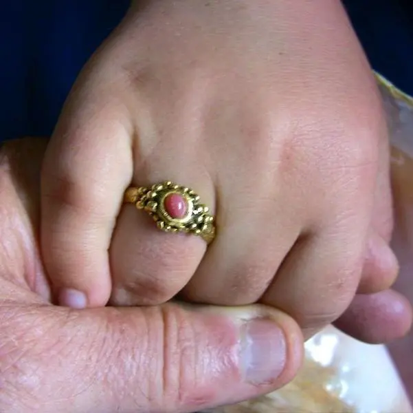 Beautiful and refreshing Conch Pearl ring in 24K pure gold, handmade
