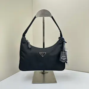 Pre-owned PRADA Nylon Shoulder Bags Re Edition 2000 Mini Hobo Black LNL0326