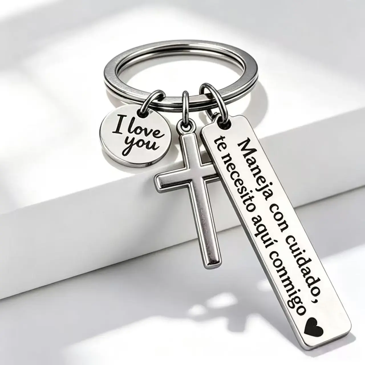 Maneja Con Cuidado Te Necesito Aquí Conmigo Keychain with Cross & "I Love You" Charm, Spanish Drive Safe Stainless Steel Keyring, Romantic Religious Gift for Him/Her Adjustable Heart Rate Couples Bracelet Set Rotating Retractable Reading Badge Holder