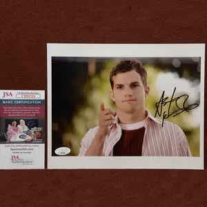 Ashton Kutcher 8 x 10 Signed JSA Authenticated Photograph