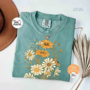Boho Wildflowers Shirt, Comfort Colors Retro Flowers T-shirt, Floral Graphic Shirt, Flower Lover Gift Shirt, Aesthetic Oversized Daisy Tee