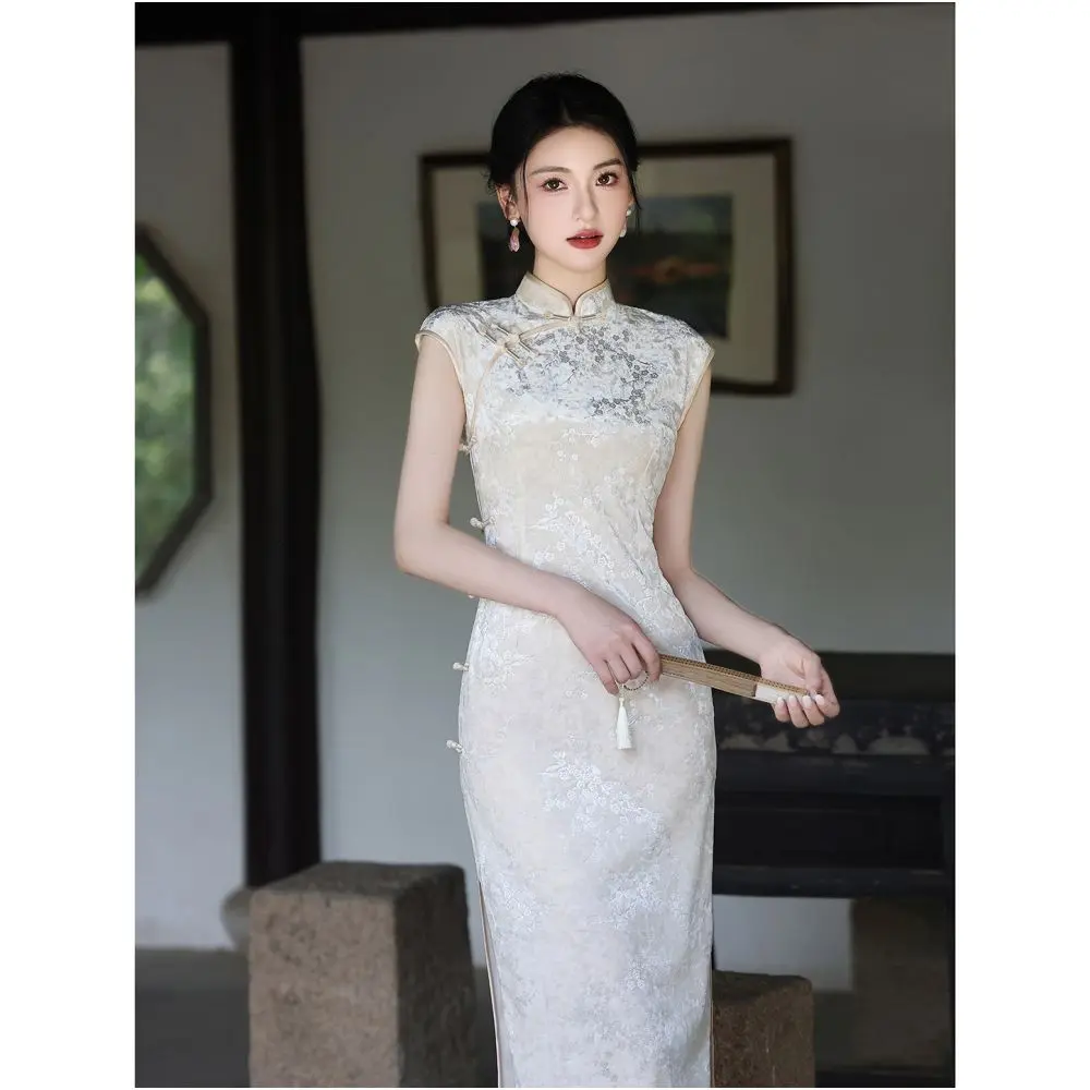 Onyx & Pearl Lace Velvet Qipao Dress | Neo-Chinese Cheongsam, Modern Oriental Dress, Elegant Evening / Daily Wear