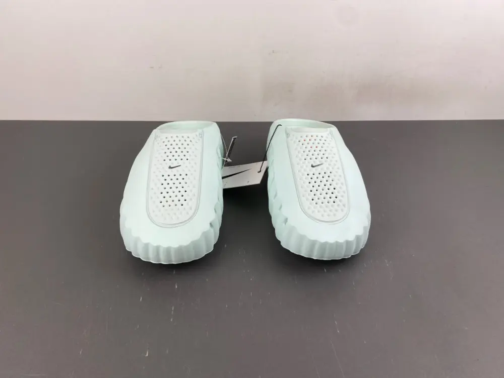 Mint Light Green Wavy Thick-soled Closed-toe Slides, Soft Fresh Macaron Color Fits Summer Commute And Seaside Casual Outfits