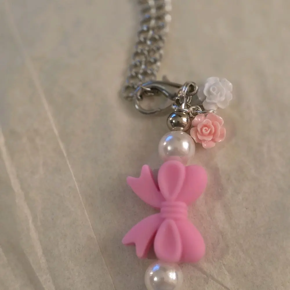 Stylish Straw Charm Accessory - Cute Decorative Add-On for Plastic, Glass, Stainless Steel Drinking Straws