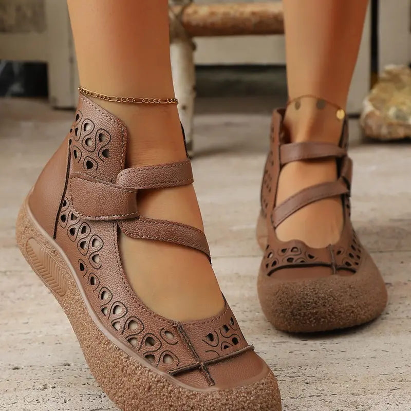 Women's Retro Hollow Out Breathable Flat Shoes, Summer Slip On Flats, Comfortable Casual Footwear, Stylish Plain Design, Ideal for Daily Wear
