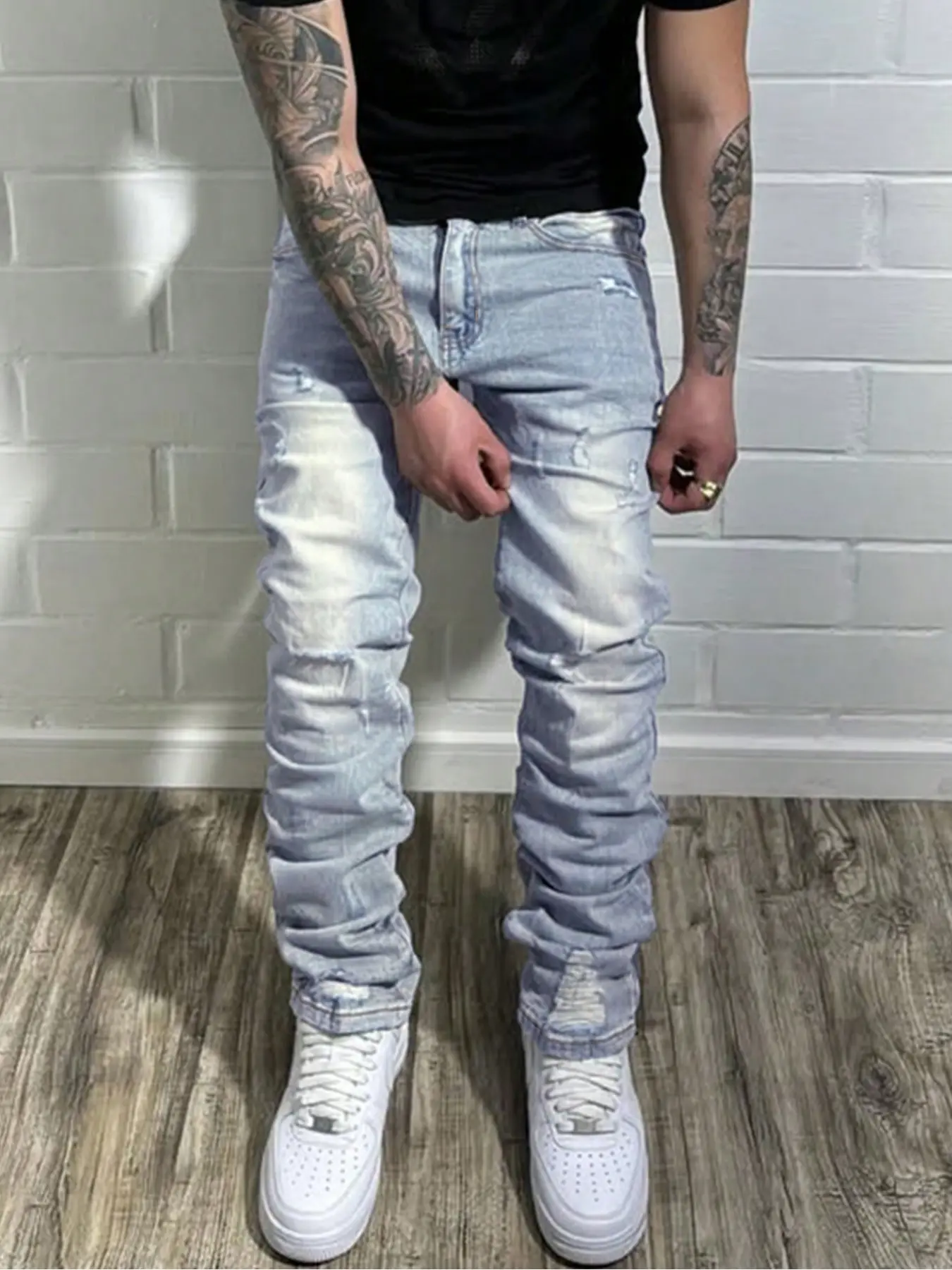 Men's Casual Fashion Stylish Streetwear Ripped Straight-Leg Slim-Fit Jeans. Washed Light Blue Stacked Denim Pants, Comfortable Fabric Suitable for All Seasons, Perfect for Men's Daily Casual Wear.