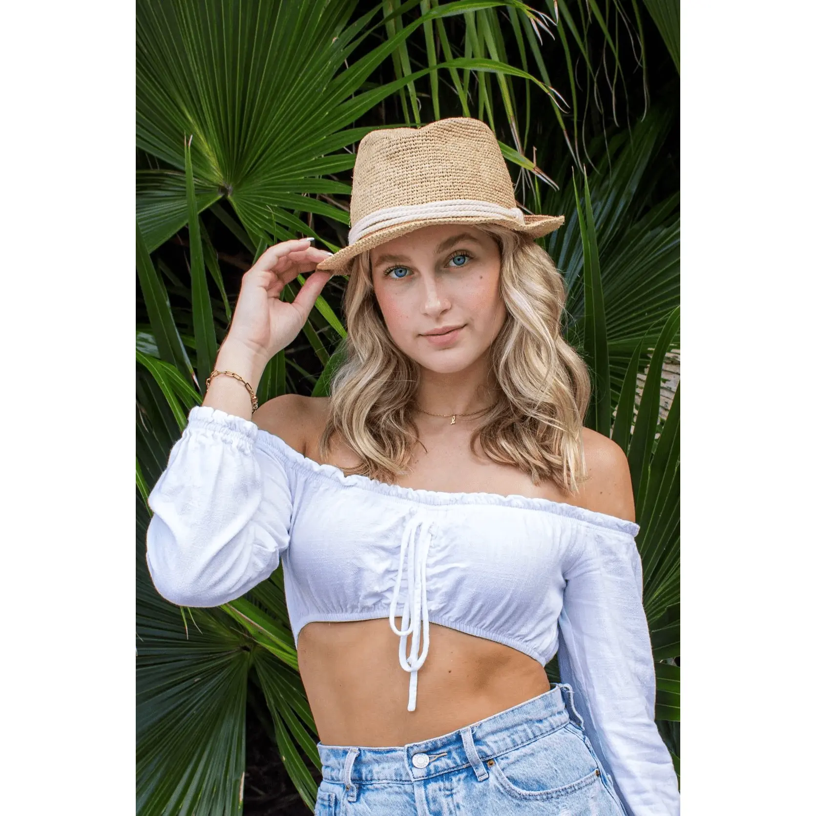 Anya and Niki | The Essential Hat