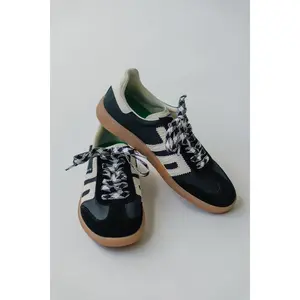 Back70: Cloud Sneakers in Black