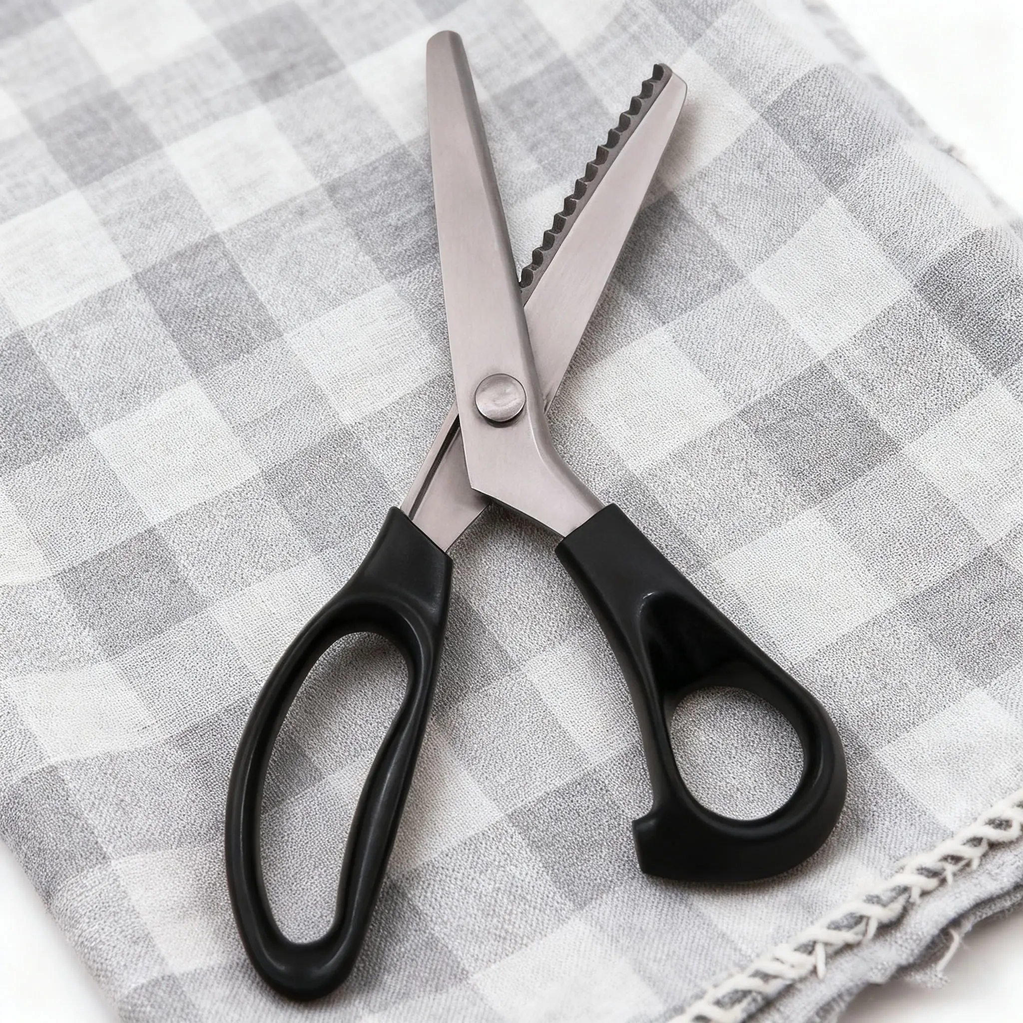 1pc Lace Wig Scissors Stainless Steel Toothed Cloth Shears Triangle Serrated Tailor Scissors, Handmade Scalloped Edge Scissors Professional Sewing Accessories And Supplies Sewing Products