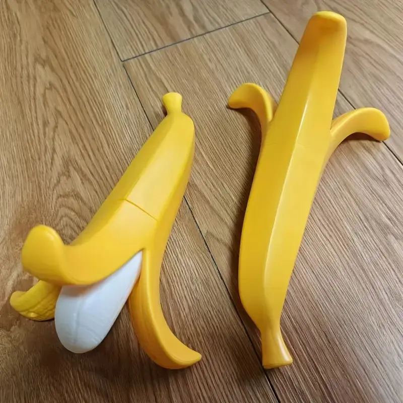 Gag Gift Banana Sword, Large Retractable Fruit Weapon, Novelty Abs Resin Toy, Perfect for Christmas & Birthday Parties