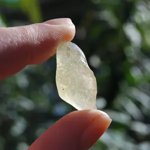 24ct 29mm Genuine Libyan Desert Glass Specimen, Libyan Gold Tektite d7