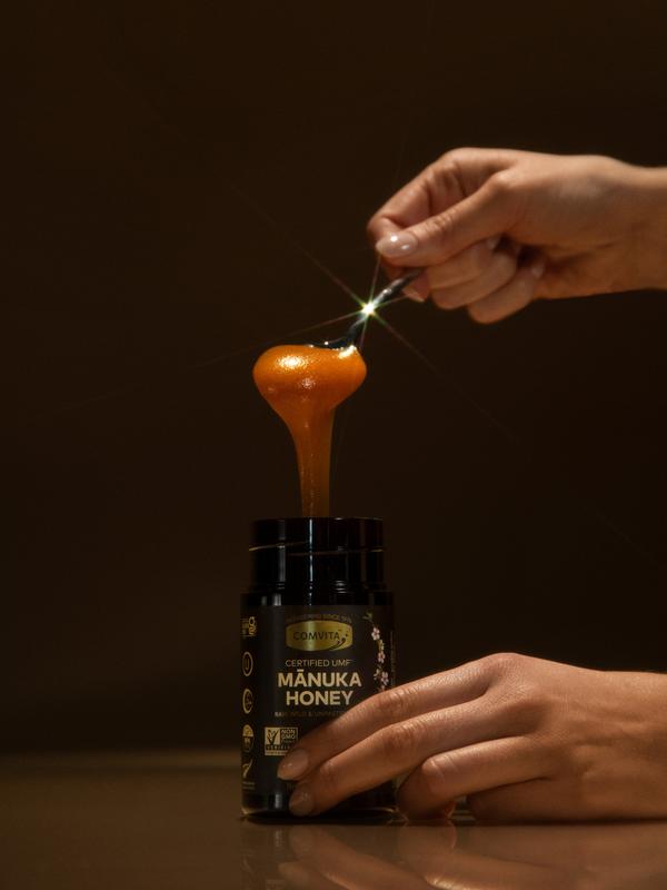 Comvita UMF 20+ Mānuka Honey Raw Wild Unpasteurized MGO 829+ Gut & Immune Support 8.8 oz 250g