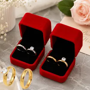 These two simple stainless steel couple rings, adorned with sparkling stones both inside and out, are perfect as Valentine's Day gifts, engagement gifts, or wedding gifts.