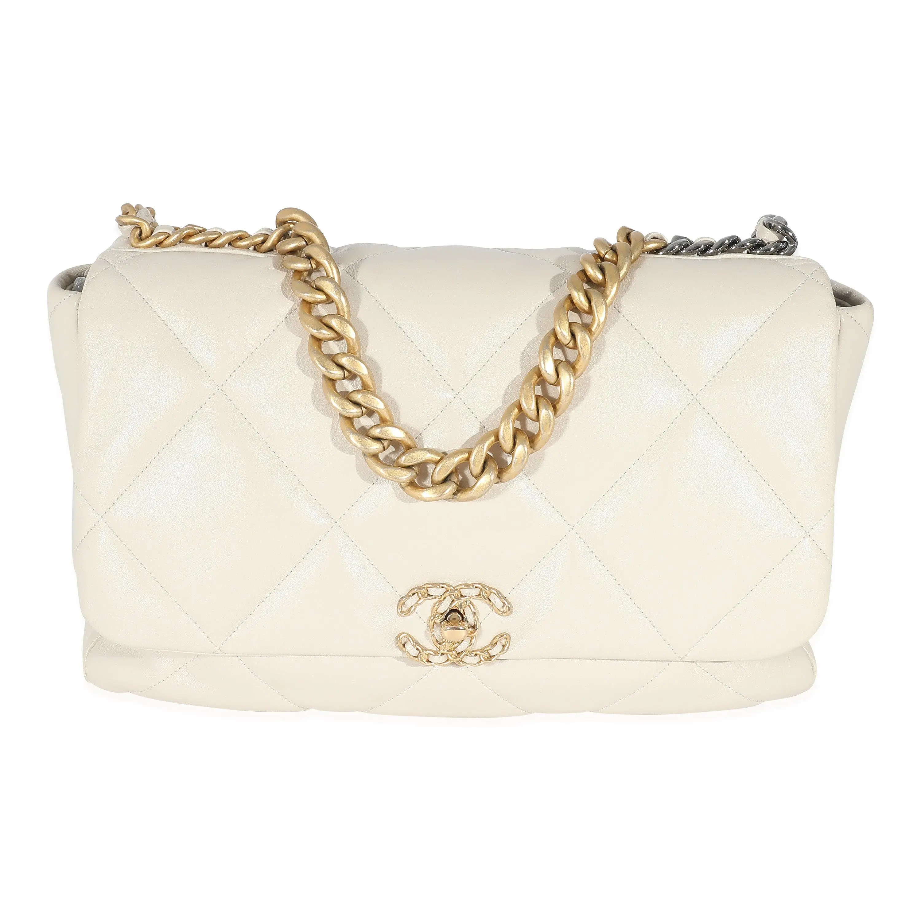 Pre-owned CHANEL Leather Messenger Bag NY156673 Ivory Shiny Quilted Lambskin Maxi 19 Flap Bag