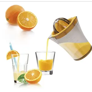 Portable Manual Citrus Juicer with Measuring Cup, Home Kitchen Lemon Squeezer, Easy Fruit Juice Maker, Multifunctional Plastic Hand Juicer