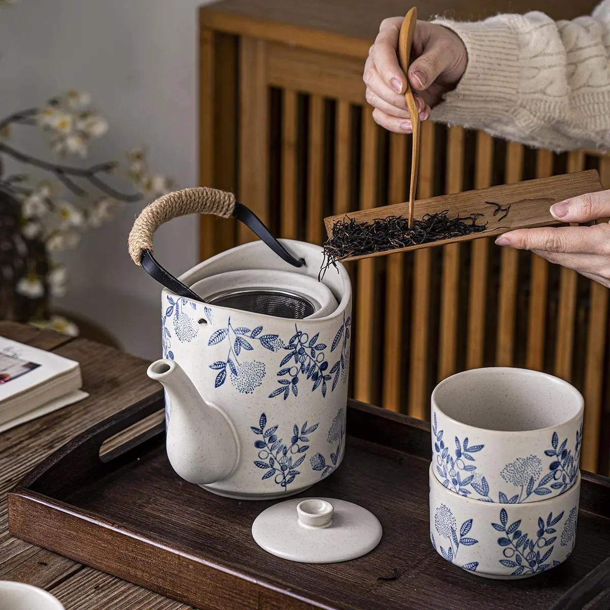 Ceramic Tea Set, 1 Teapot & 2 Tea Cups, Tea Making Tool, Tea Making Supplies for Home Office Kitchen Use, Gift for Friend & Family, Ceramic Matcha Set