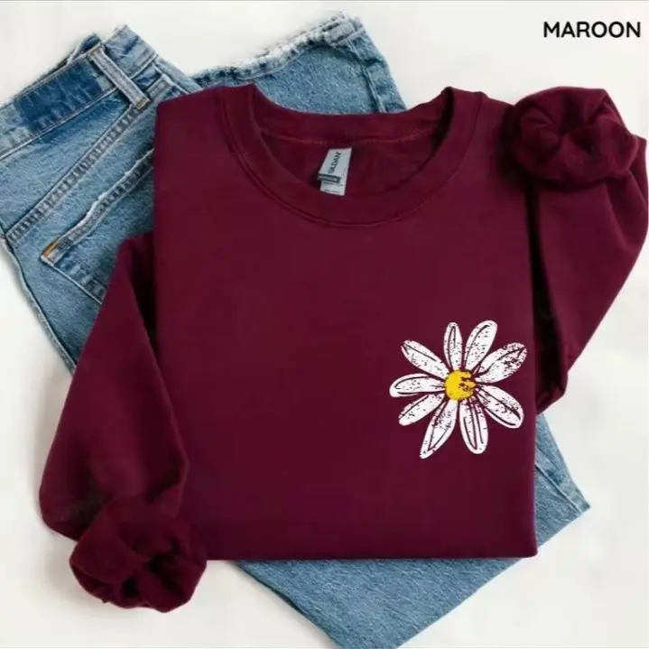 UrbanHalo - Daisy Sweatshirt, Retro Floral Crewneck Shirt, Women's Casual Long Sleeve Top, Soft Cotton Pullover, Everyday Cozy Outfit