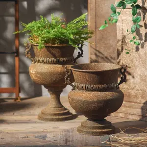 Retro Ironwork Flower Container, Aged Metal Flower Pot, Vintage Style Vase for Home Decor, Perfect for Weddings and Events