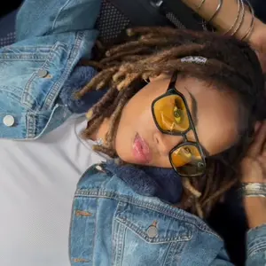 Unisex Fashionable Yellow Tinted Lens Aviator Style Sunglasses Lightweight Plastic Material Trendy Casual Gift for Men and Women