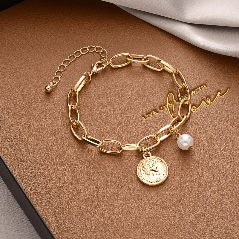 2072 # Queen Pearl Bracelet