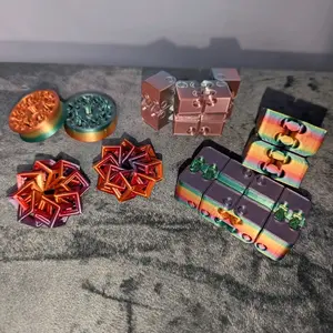 Sun Designs 3D Printed Various Fidget Toys in Assorted Colors and Shapes