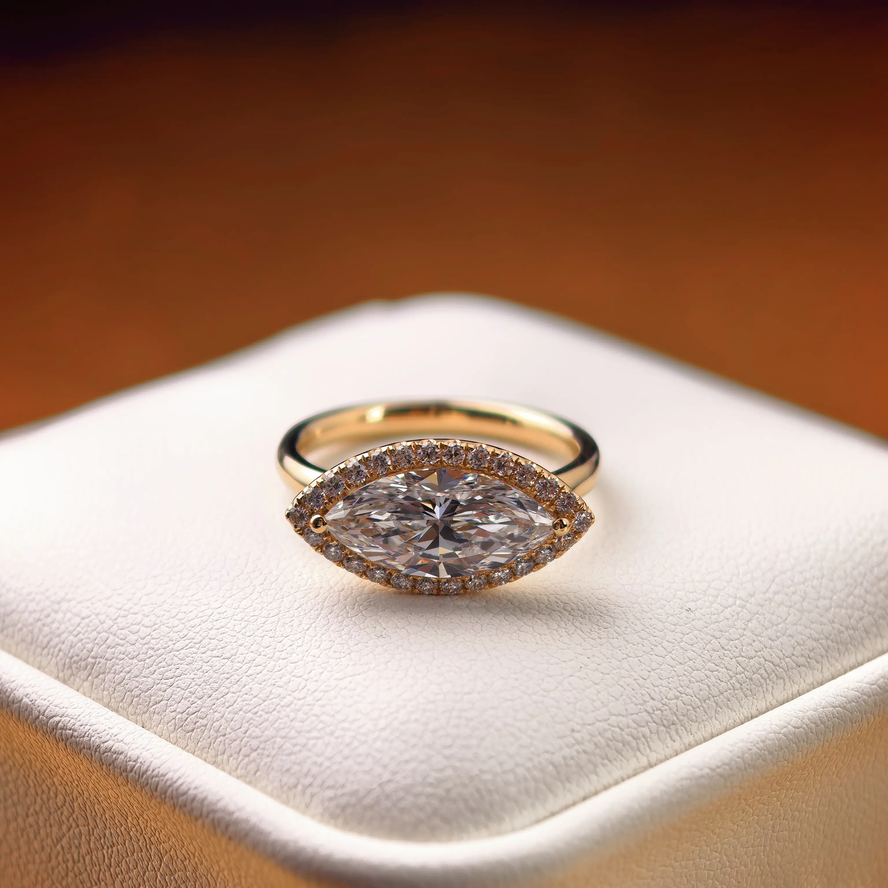 me010 2.07ct Marquise E VVS2 14k