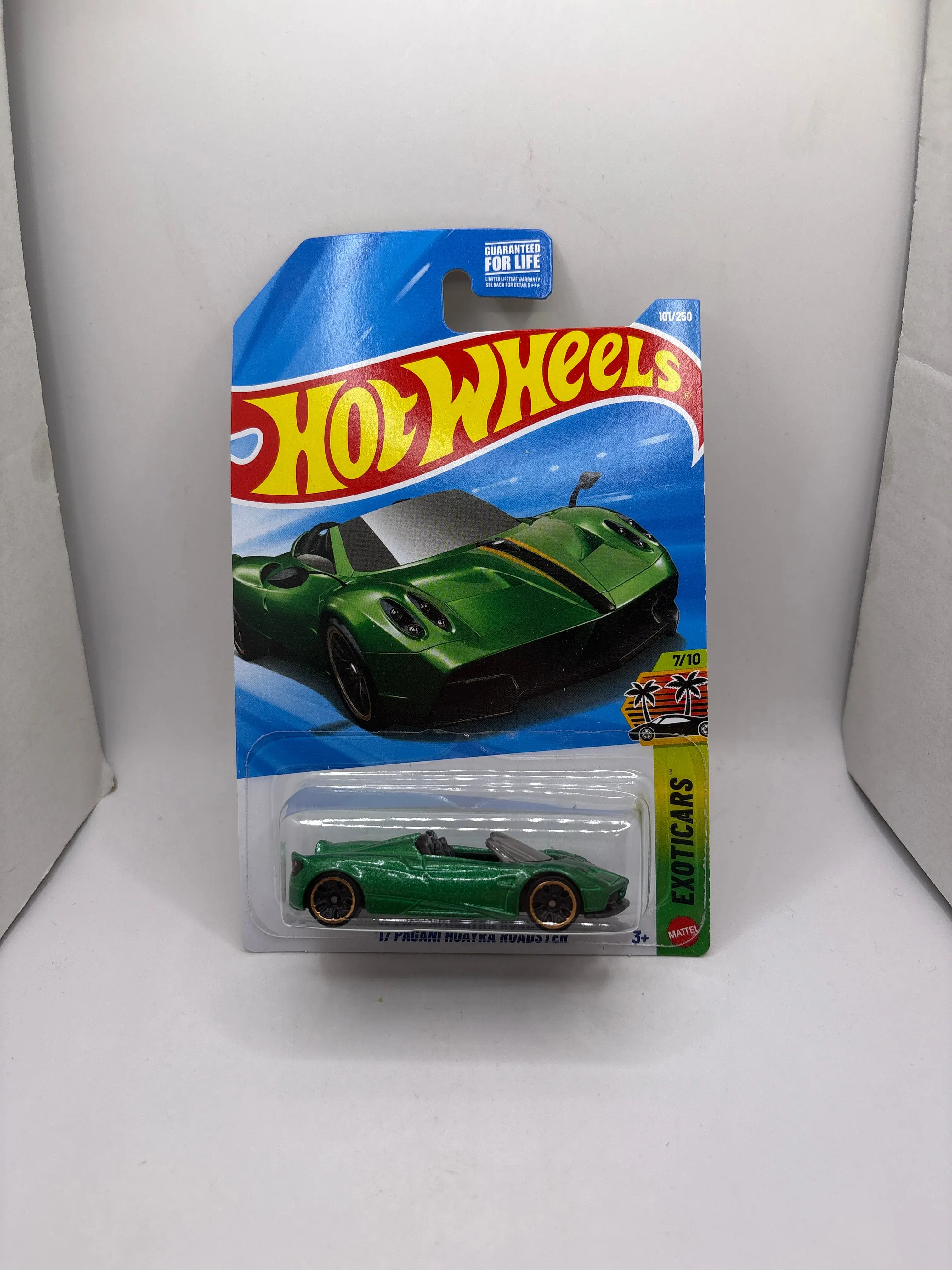 Hot Wheels 17 Pagani Huayra Roadster Diecast green