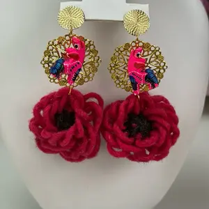 Aretes de Alebrije Coyote Rosado con Tlacoyales 3” Largo