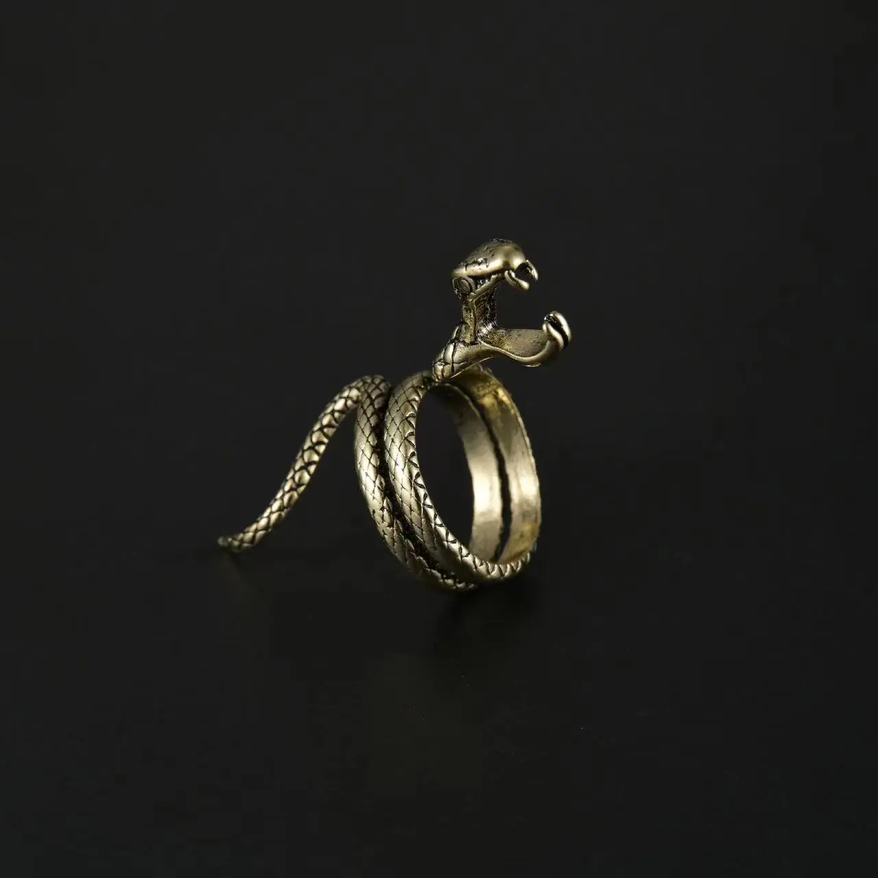 Winding Snake Cigarette Holder