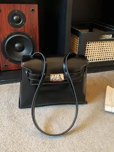 Fashionable Square Box Clutch Shoulder Bag for Women, Crossbody Clutch Purse, Elegant Hardware Zipper Closure, Perfect Gift for Friends, Shopping, Dating, Work, Travel, Stylish Square Bag, Casual Zipper Purse