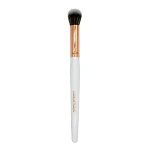 T42 Multi-Use Makeup Brush