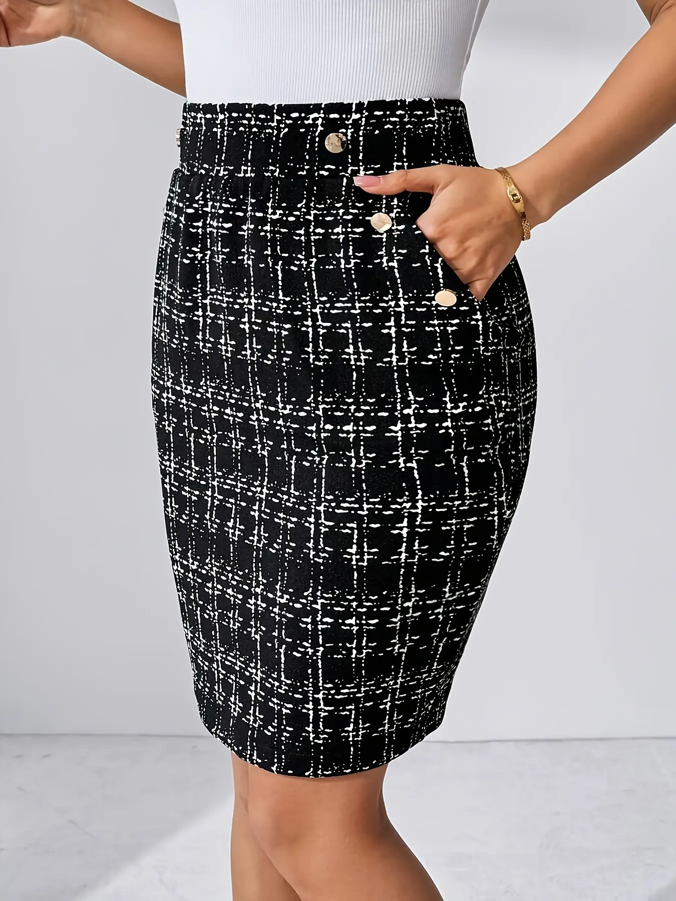 Women's Plaid Houndstooth Short Skirt with Pockets and Metal Buckles, Perfect for Autumn Work Casual Daily Wear, Slim Fitted Fit Fall Winter Fashion, Womenswear, Fitted Silhouette, Casual Fashionable Skirt, Casual Skirts, Fall Aesthetic Skirt
