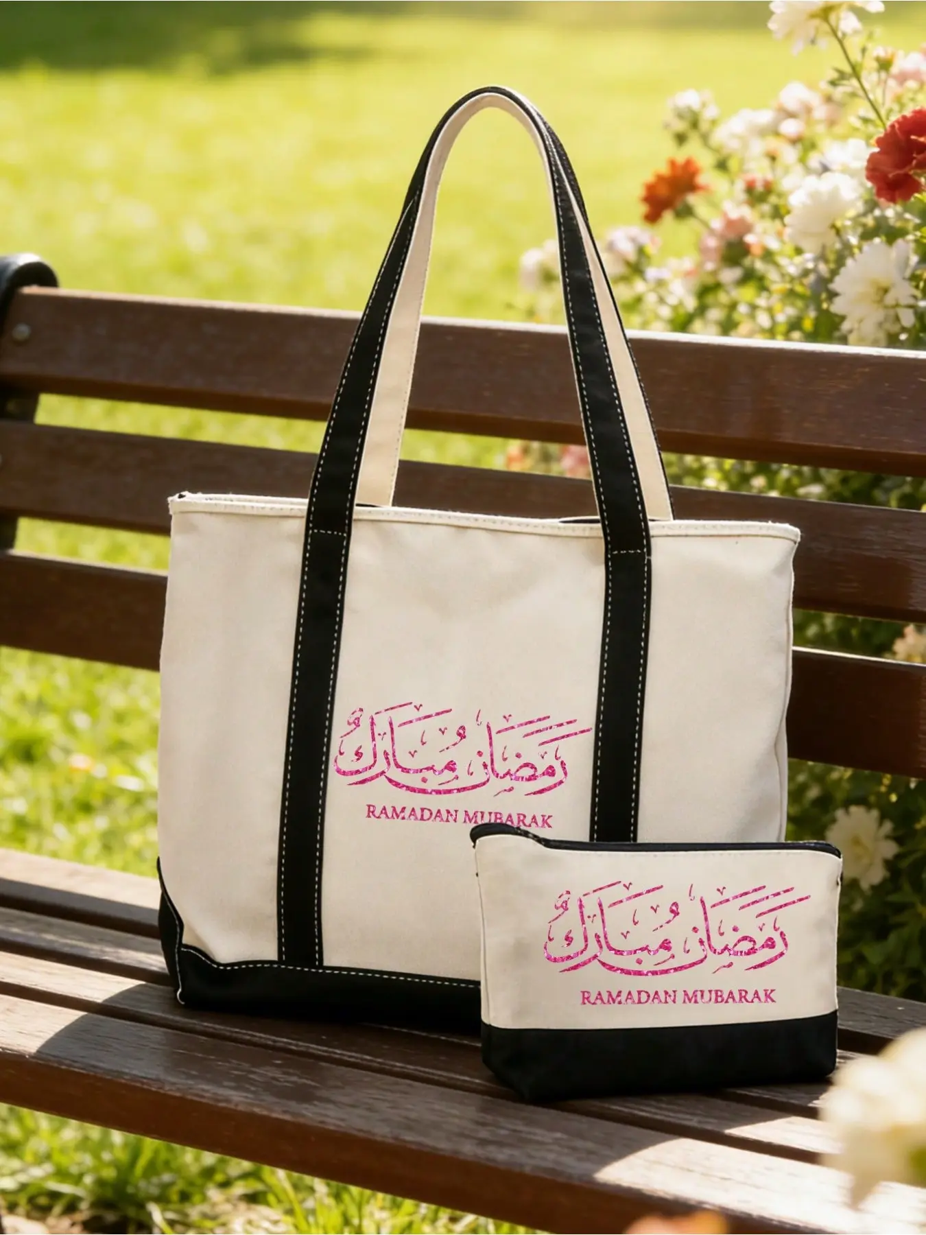 Ramadan Mubarak canvas bag set in pink with Arabic calligraphy prints. Reusable Islamic festival bags, perfect for Eid essentials and Ramadan gifts.
