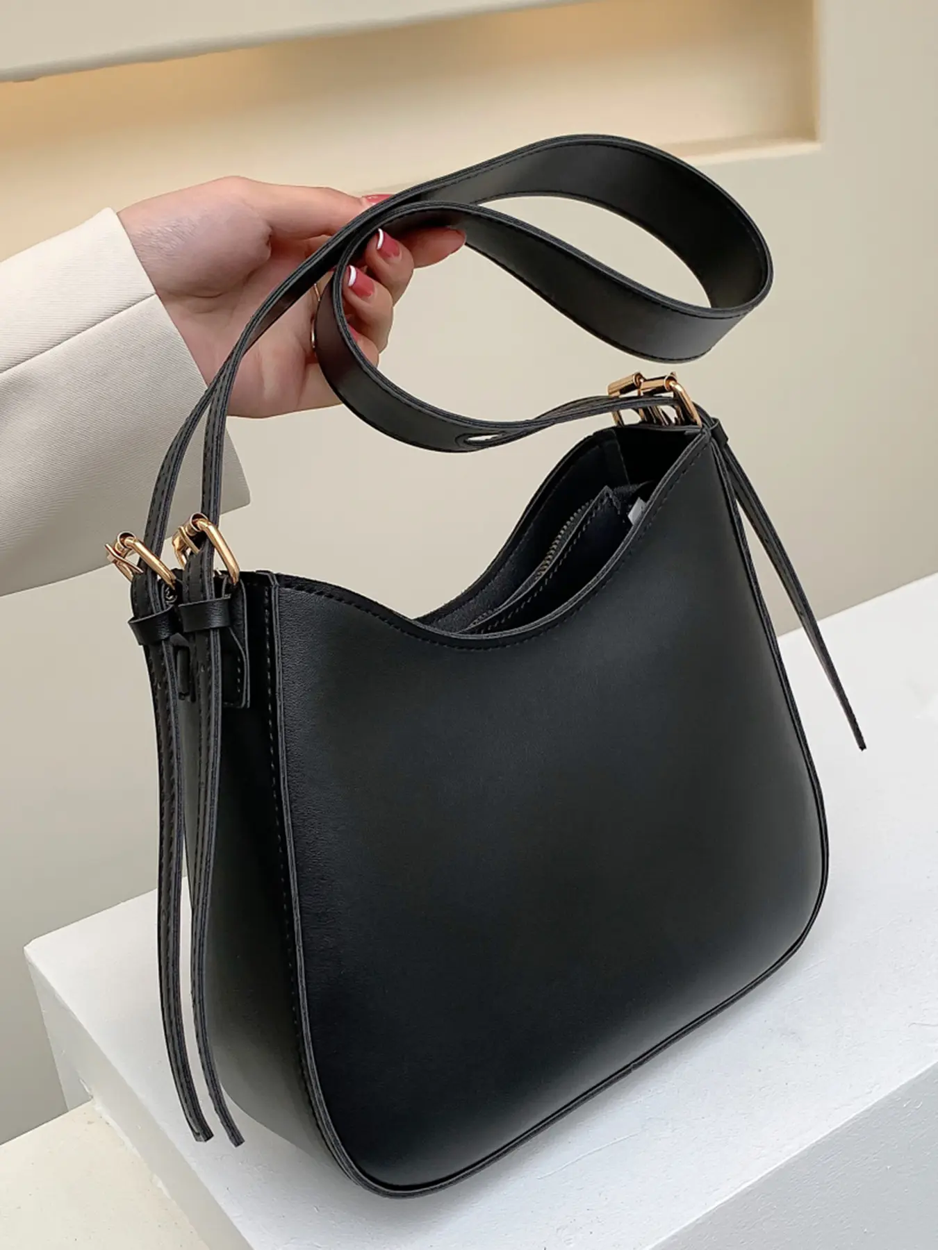 A textured and versatile one-shoulder everyday crossbody bag, a fashionable and casual trendy handbag, a simple and stylish one-shoulder commuter bag, suitable for daily wear, dating, shopping and other scenarios, Hobo Crossbody Bags, Crossbody Purse