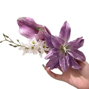 Unisex Vintage Artificial Lily Octopus Hair Clip - 4#Milky White Lily Hair Clip, Gender-Neutral Floral Decor, High-End Resort-Style Accessory for Ceremony, Engagement, Business Events