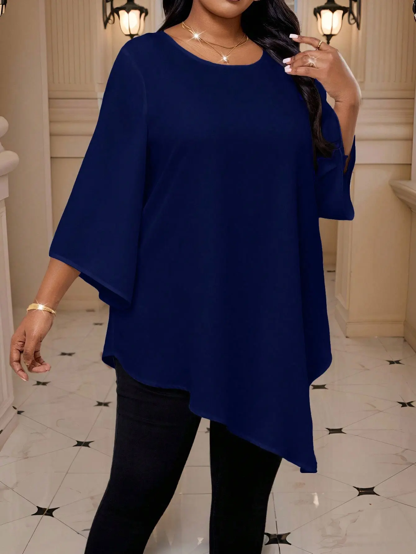 Navy blue chiffon blouse with crew neck and flared sleeves, irregular hem, plus size that conceals curves and looks slimming, suitable for commuting and casual wear, three-quarter sleeves