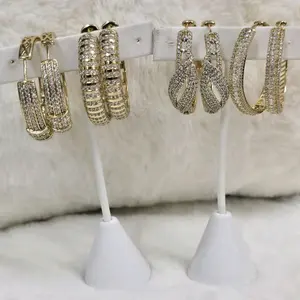 # 0011 Arracadas medianas adiamantadas 14K ALTA CALIDAD USO DIARIO oro laminado