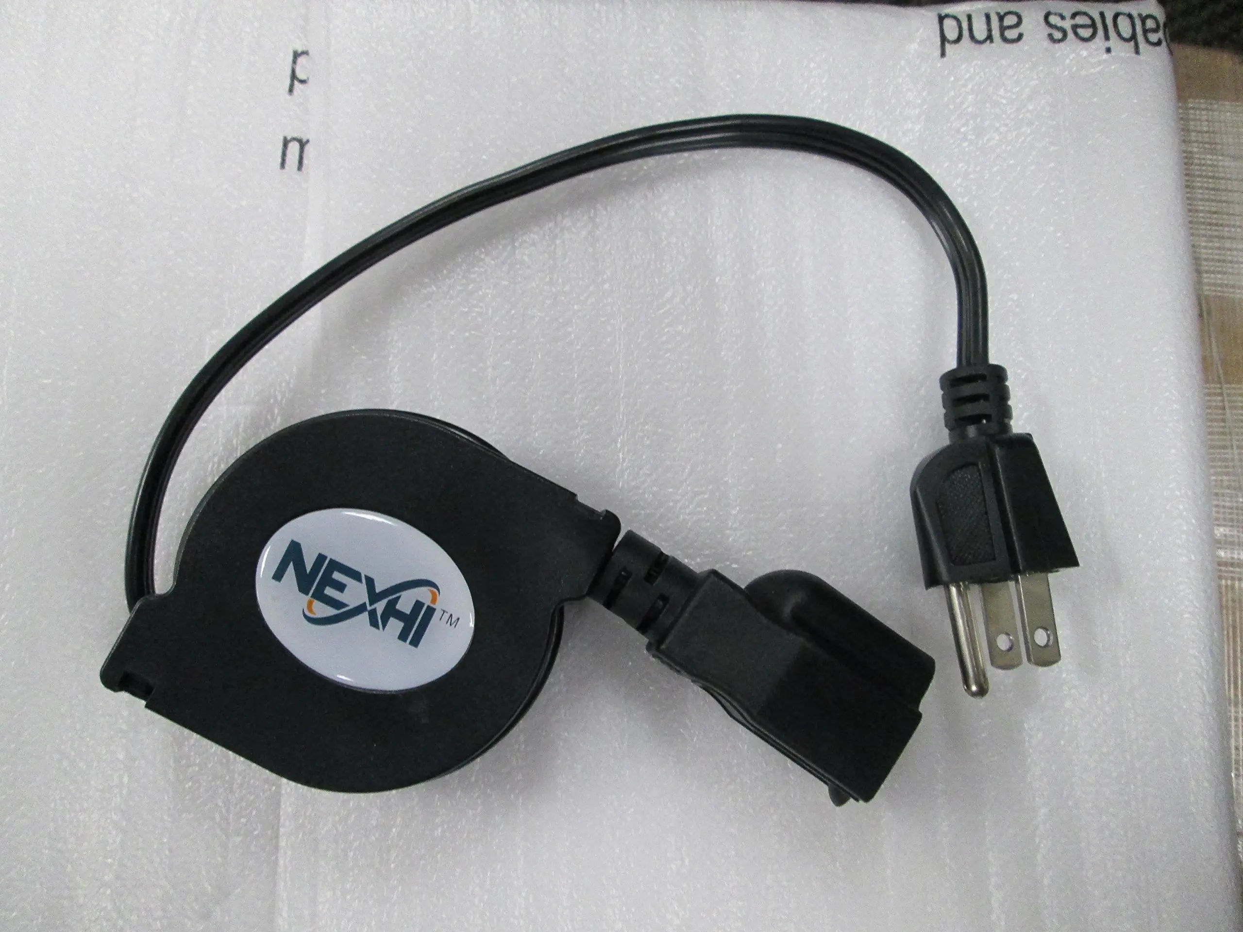 Cables4Computer ZIP-PWR-EX1 Retractable AC Power Extension Cord (6 feet, Black)