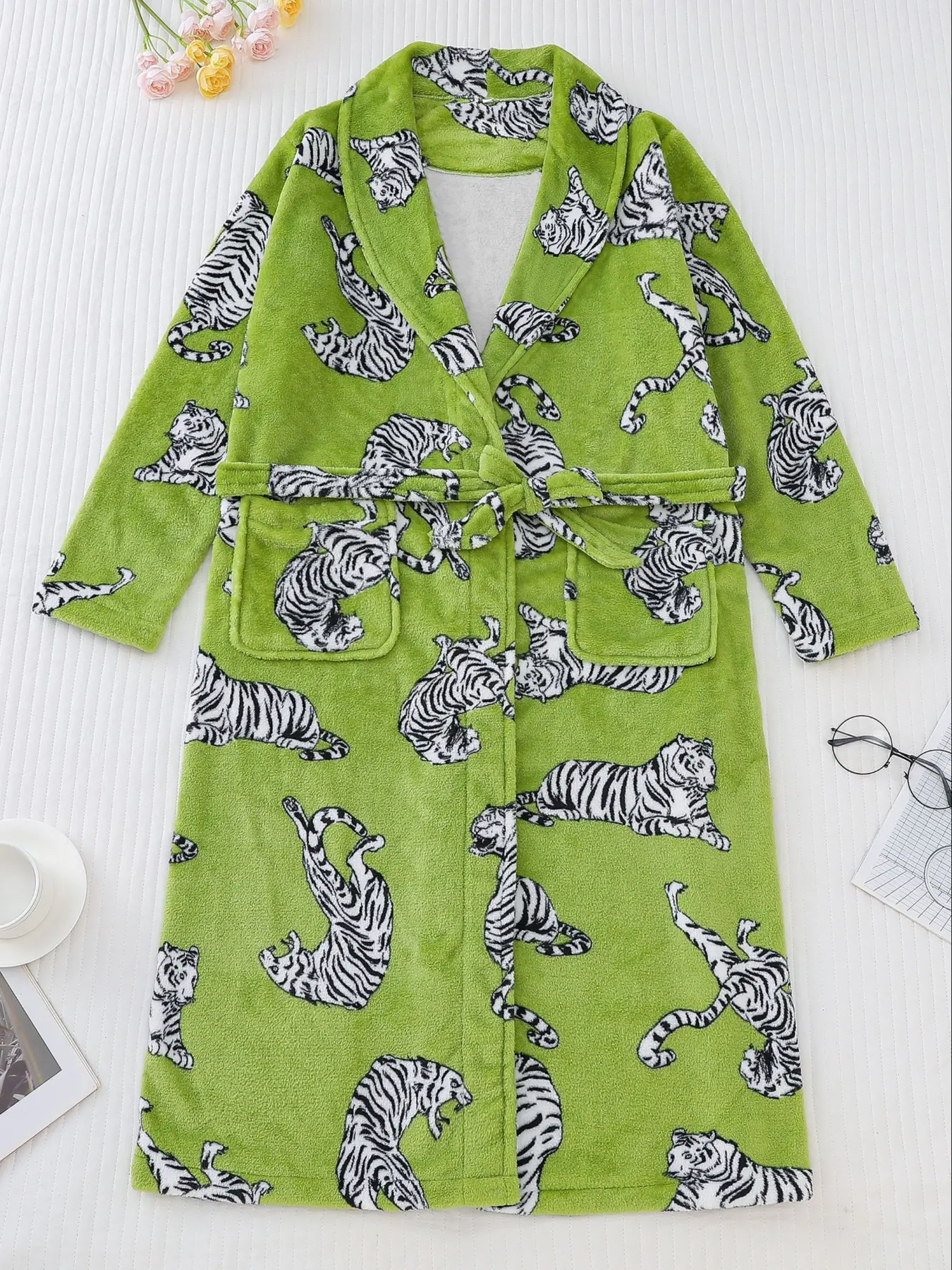 Women's Fleece Flannel Sleepwear Set, Fashion Sleepwear, Soft Warm Long Sleeve Homewear Pajamas Pjs for Winter & Casual Wear, Effortless Loungewear, Cozy Loungewear Sleepwear, Stylish Tiger Pattern Print Design Robe Loungewear Womenswear 1 Piece
