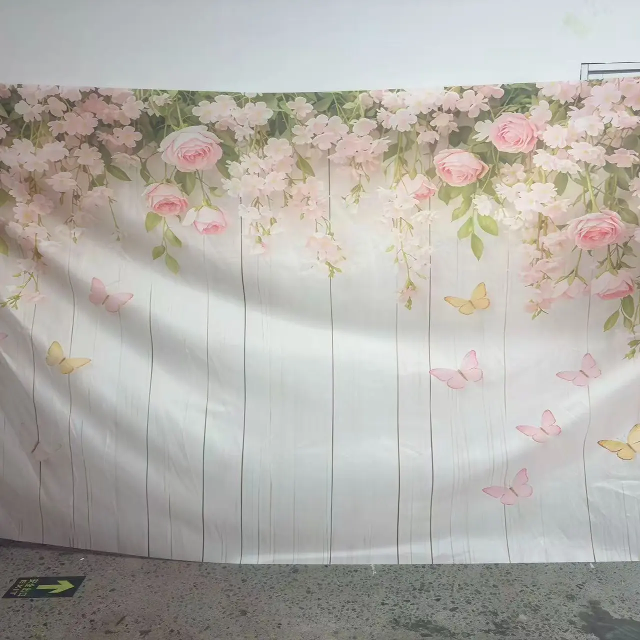 Floral Butterfly Banner, Spring Flower Background Cloth, Polyester Material, Home Decor, Party Backdrop, Indoor Outdoor Hanging Decoration