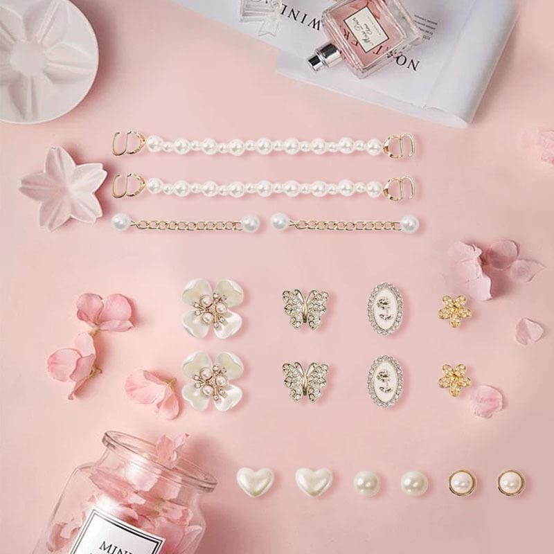 18Pcs Bling Shoe Charms, Gold Rhinestone Butterfly Flower Jewelry Shoes Accessories, Pearl Chain Shoe Charms for Women, Luxury Clog Shoes Charms for Party Favor, Birthday Present, Holiday Gift for Her