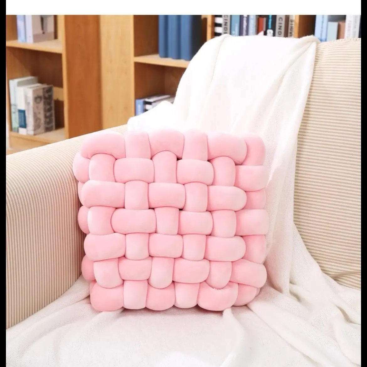 Knot Pillow
